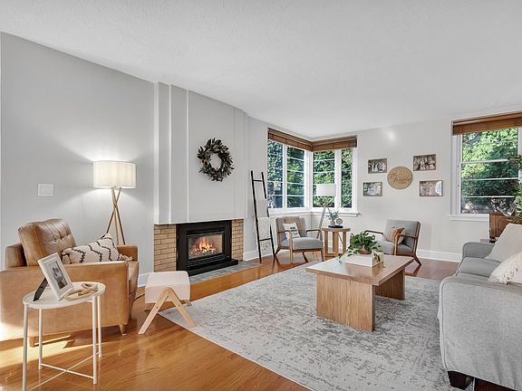 4th image of 2613 Leonard St NW