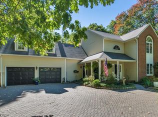 2 Cliffside Way, Boonton, NJ 07005