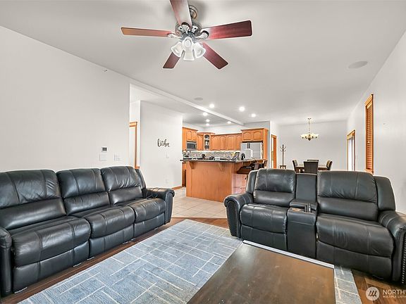 4th image of 1552 Fruitland Dr