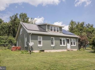 565 Blandon Rd, Fleetwood, PA 19522