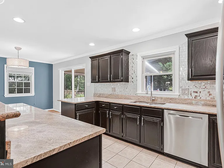 1008 Park St SE — Photo 9