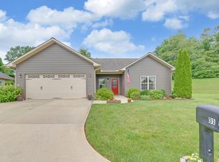 31 Riverwalk Cir, Hayesville, NC 28904