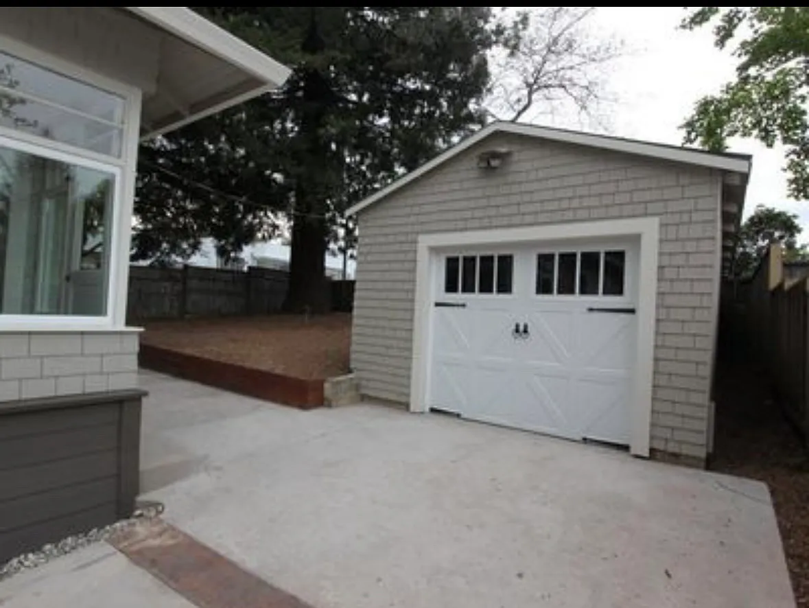 2 bed, 1048 sqft, $3,400 — Photo 3