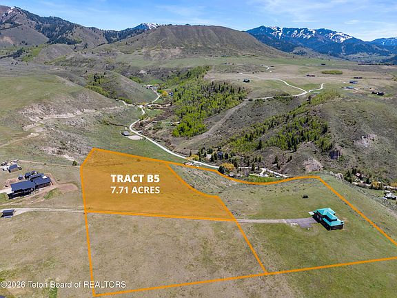 3rd image of 7555 S Squaw Creek Rd