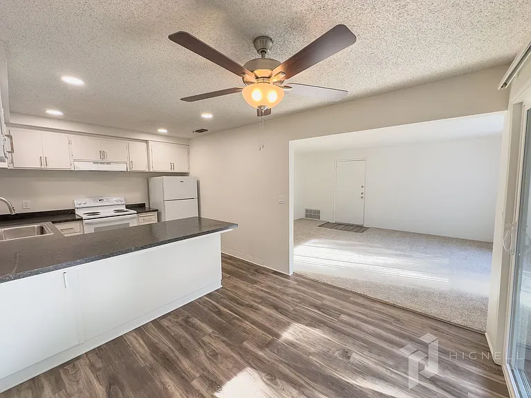 1836 Laburnum Ave — Photo 13