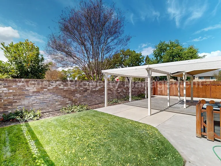 2141 Norik Dr — Photo 29