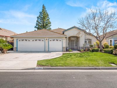 2285 E Omaha Ave, Fresno, CA, 93720