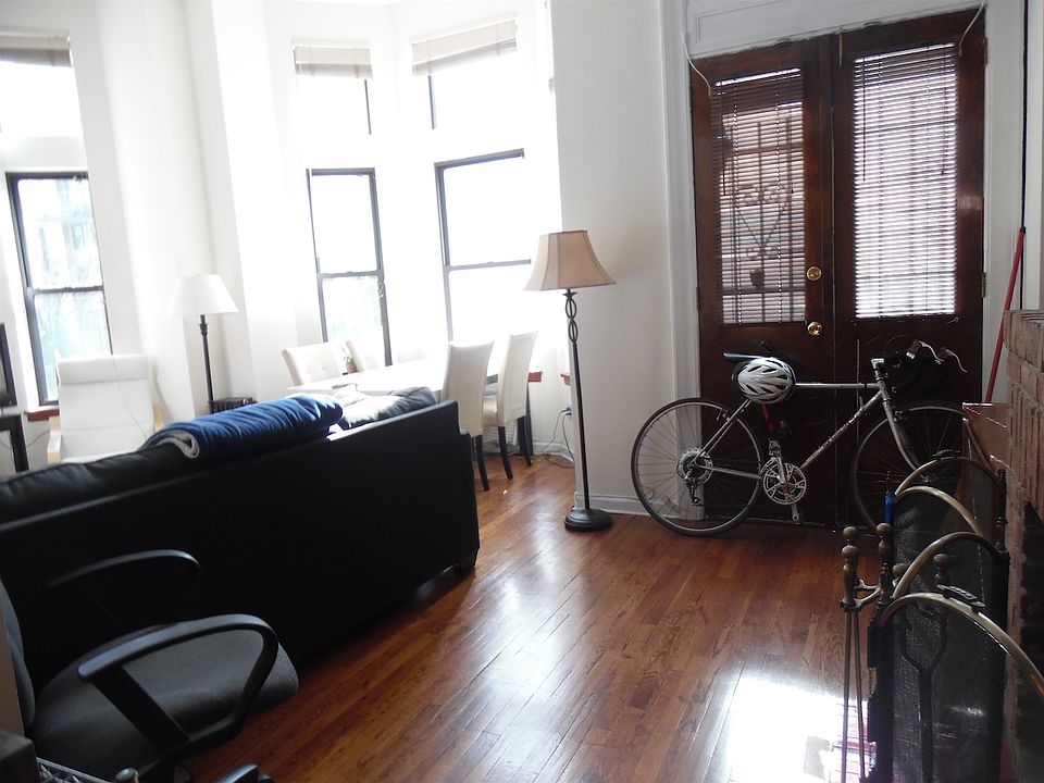 1st image of 213 W 71st St Ofc 1