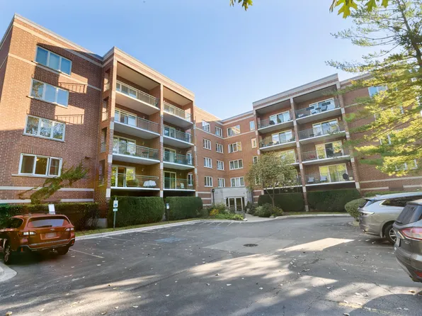 5320 N Lowell Ave APT 506, Chicago, IL 60630