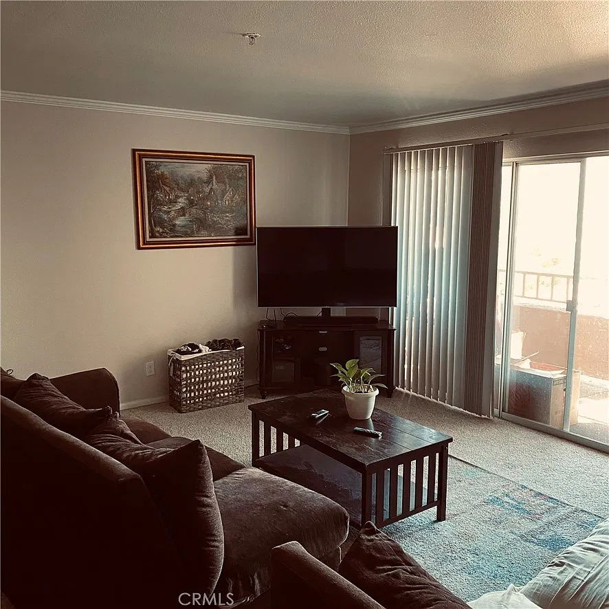 2 bed, 1063 sqft, $2,550 — Photo 4
