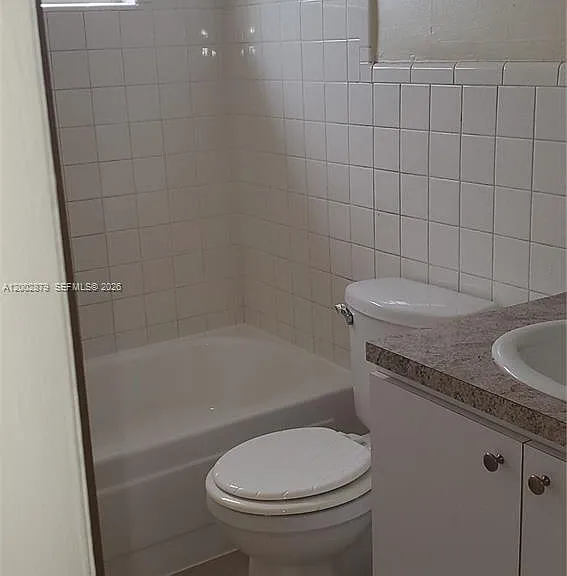 2230 Madison St #14 — Photo 6