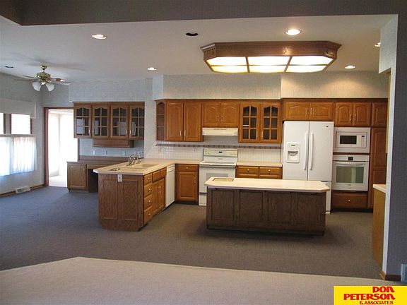 2nd image of 2645 Park Place Cir
