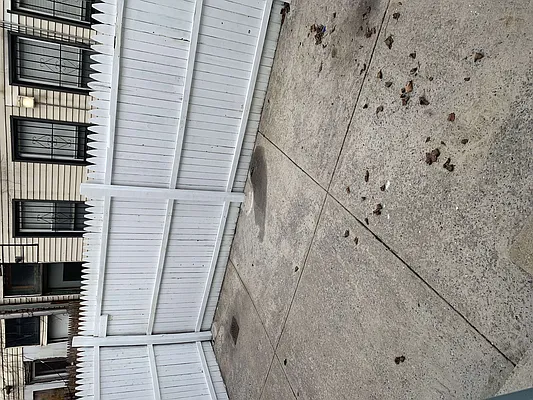 Rented by Flatiron Real Estate Advisors LLC | media 21