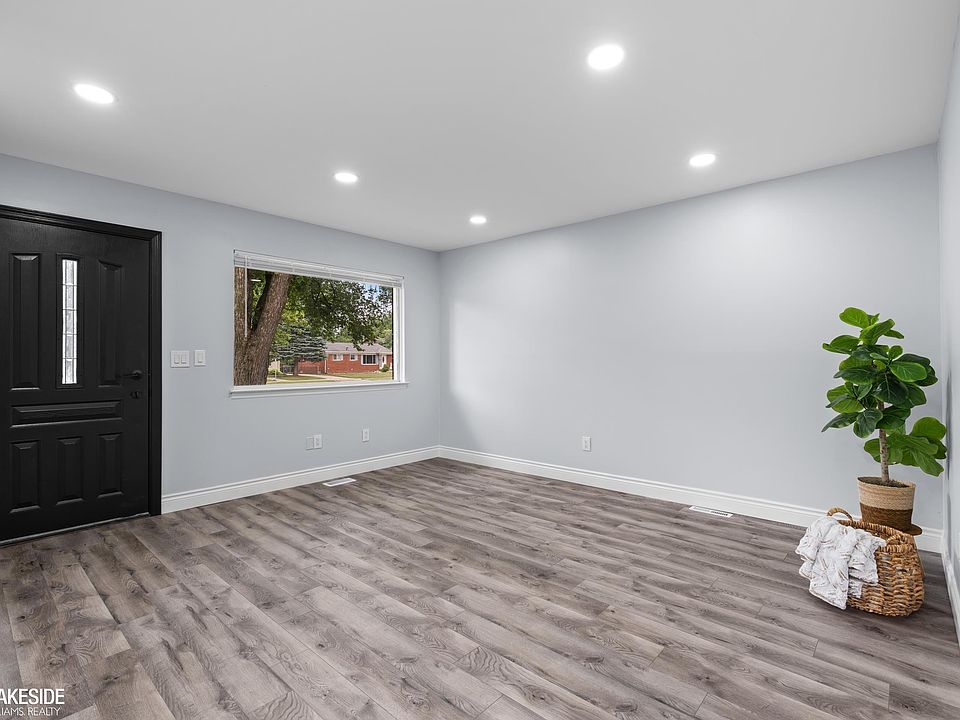 14235 Inkster Rd, photo 9