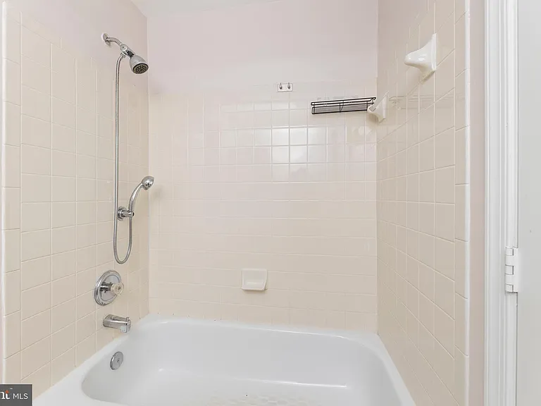 3343 Cape May Ct — Photo 37