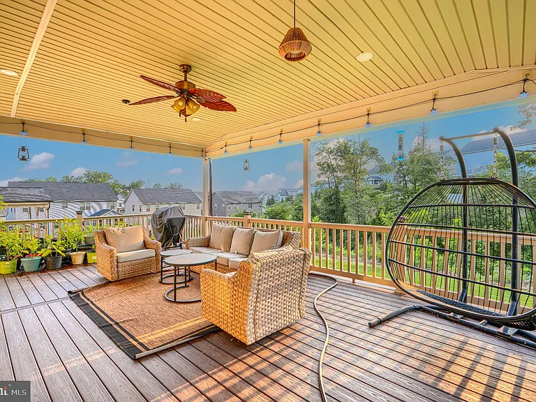 7142 Starmount Way — Photo 30