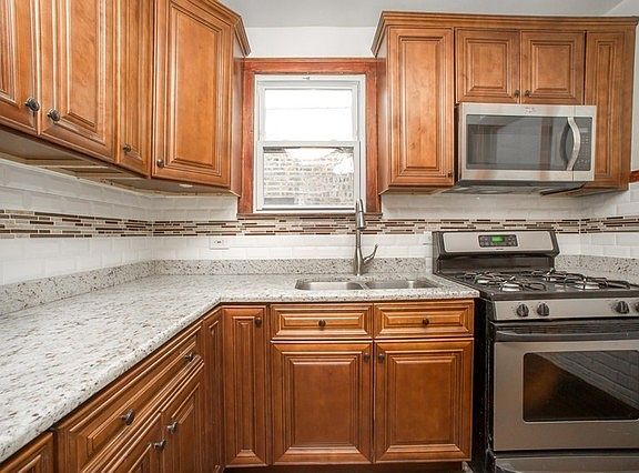 2nd image of 4305 W Wrightwood Ave #2