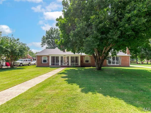 915 Moore Ave, Sikeston, MO 63801