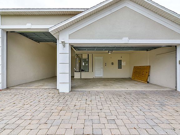 3rd image of 4016 Foothill Dr