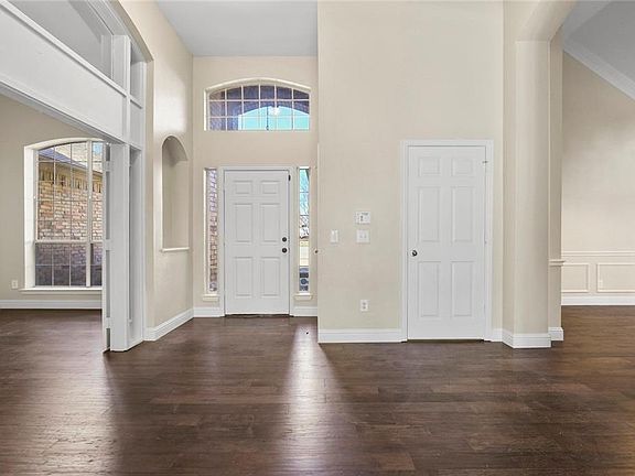 5th image of 8305 Pinnacle Dr