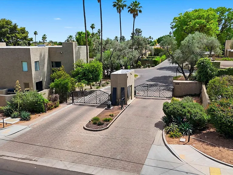 7209 E McDonald Dr #11 — Photo 2