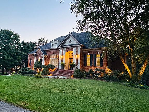 Nicely landscaped.