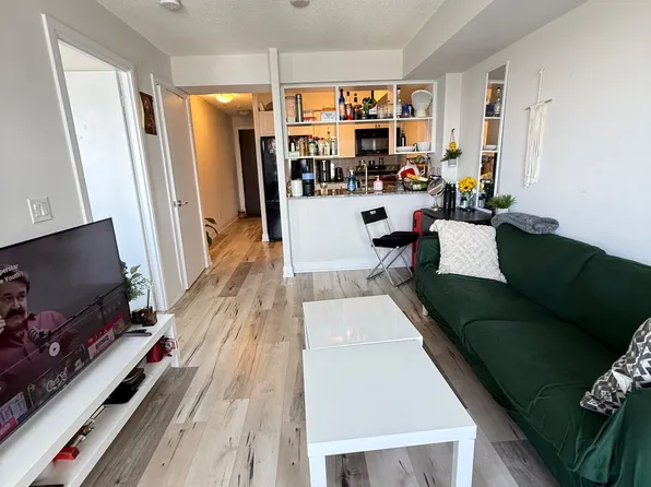 125 Village Green Sq, Toronto, ON