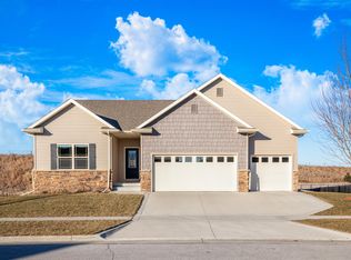 3009 Red Fox Rd, Ames, IA 50014