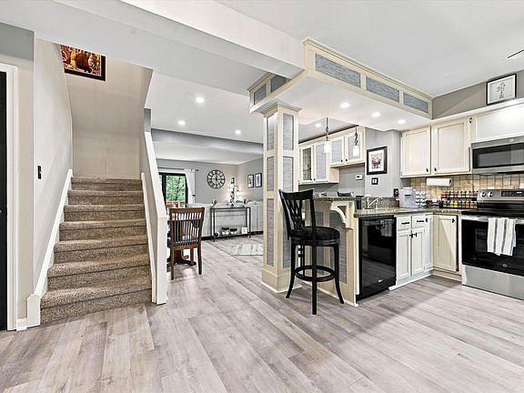5th image of 24 Cabot Ct