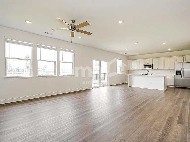 9025 Henley Ave — Photo 7