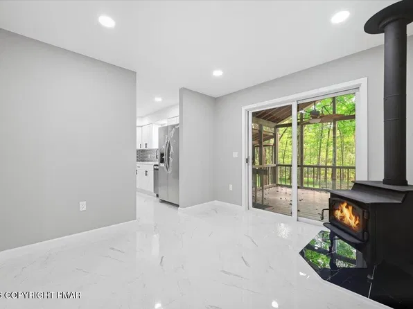 2148 Vista Cir, East Stroudsburg, PA 18302