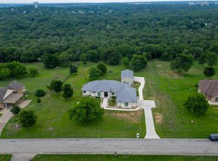 145 Pavilion Dr, Cedar Creek, TX 78612