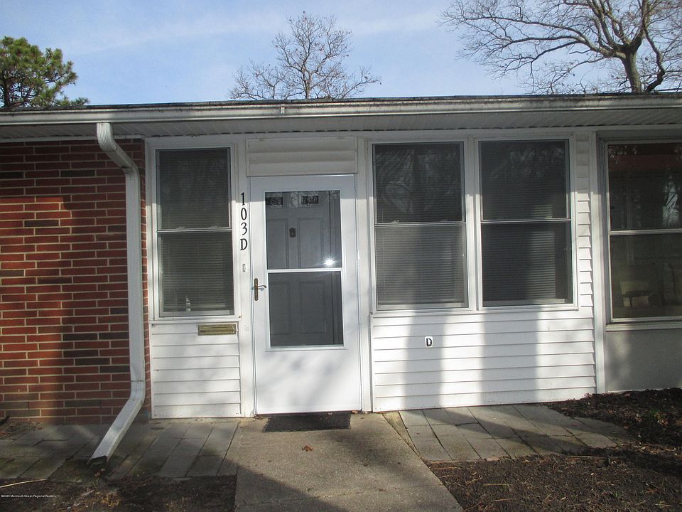 1st image of 103D Edinburgh Ln