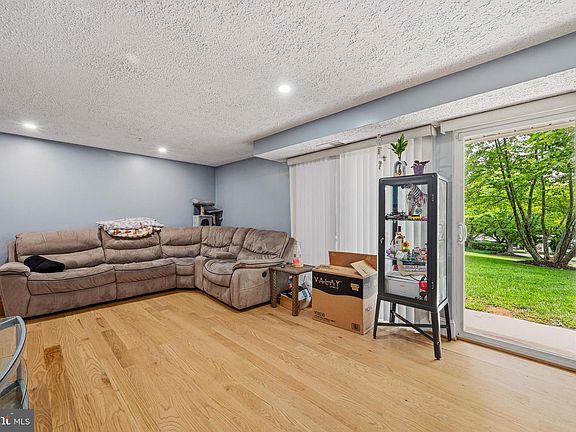 5th image of 301 Palmspring Dr APT 3-4