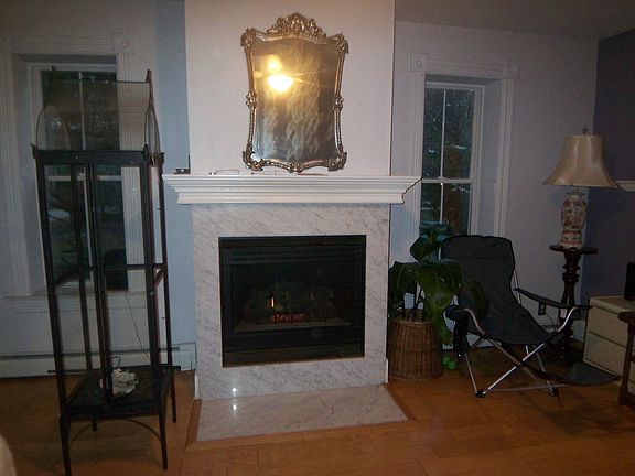 Great Room - Gas Fireplace, Hardwood Floors