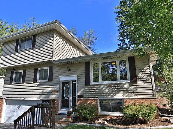 2nd image of 3227 W Birkshire Dr