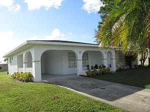 Home For Sale In Floresta Area