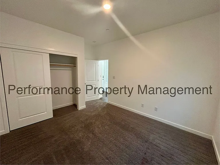 2505 Mercedes Dr — Photo 10
