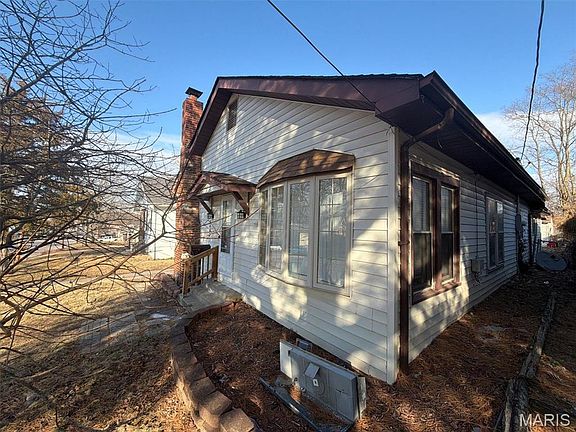 5th image of 3408 Airway Ave