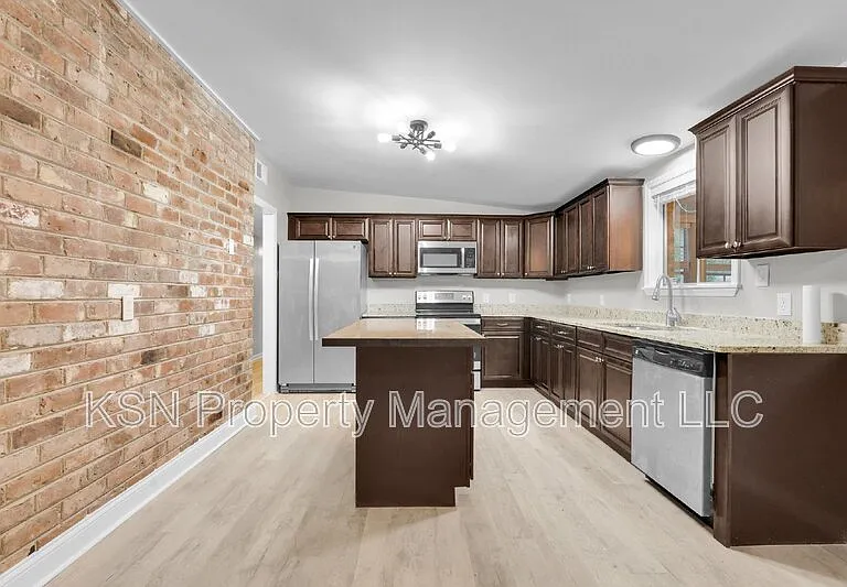117 Windsor Rd — Photo 30