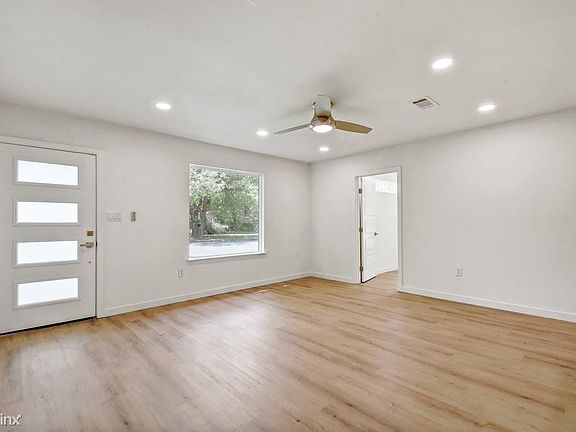 5th image of 1010 Barbara Dr