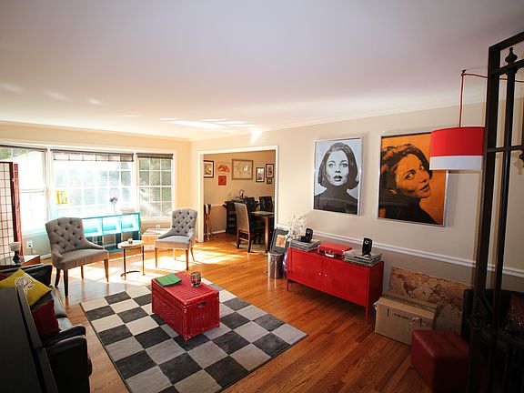 Bright and spacious living room