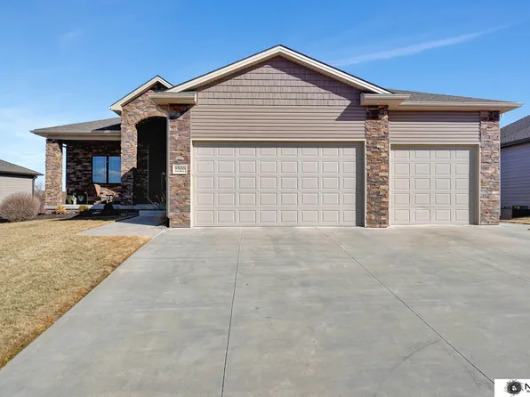 9500 Dutch Mill Ln, Lincoln, NE 68516
