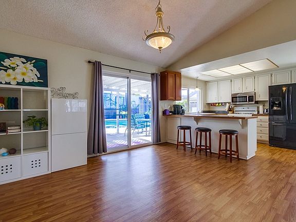 5th image of 1227 Armstrong Cir