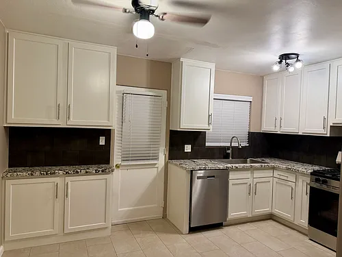 1042 E Water St #1042 Photo 1