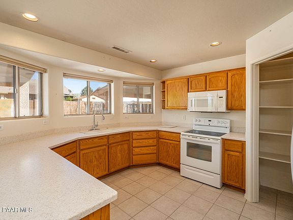 4th image of 7225 Pinnacle Pass Dr