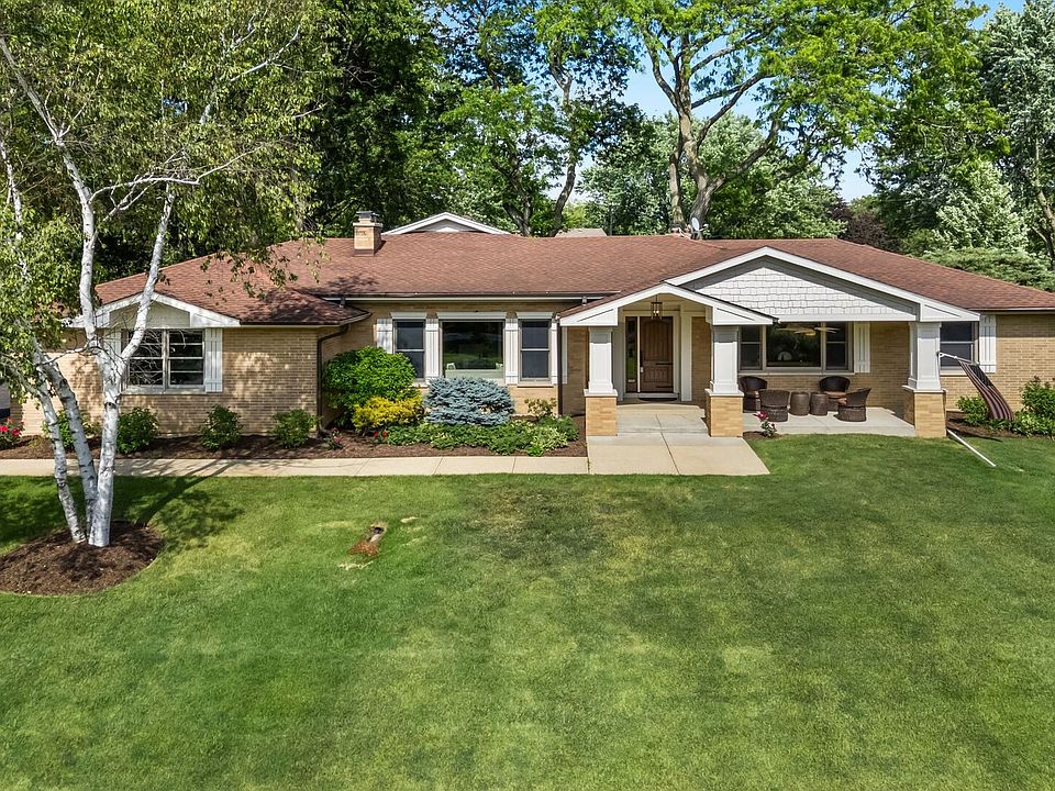 1st image of 1043 Blackburn Dr