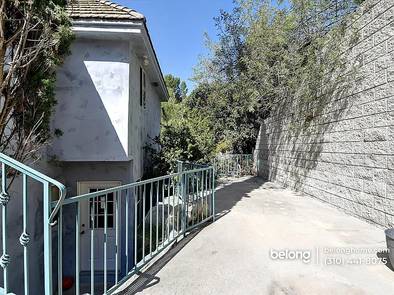 8527 Wonderland Ave — Photo 59