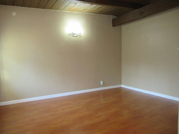 5th image of 310 Gladys Ave #1