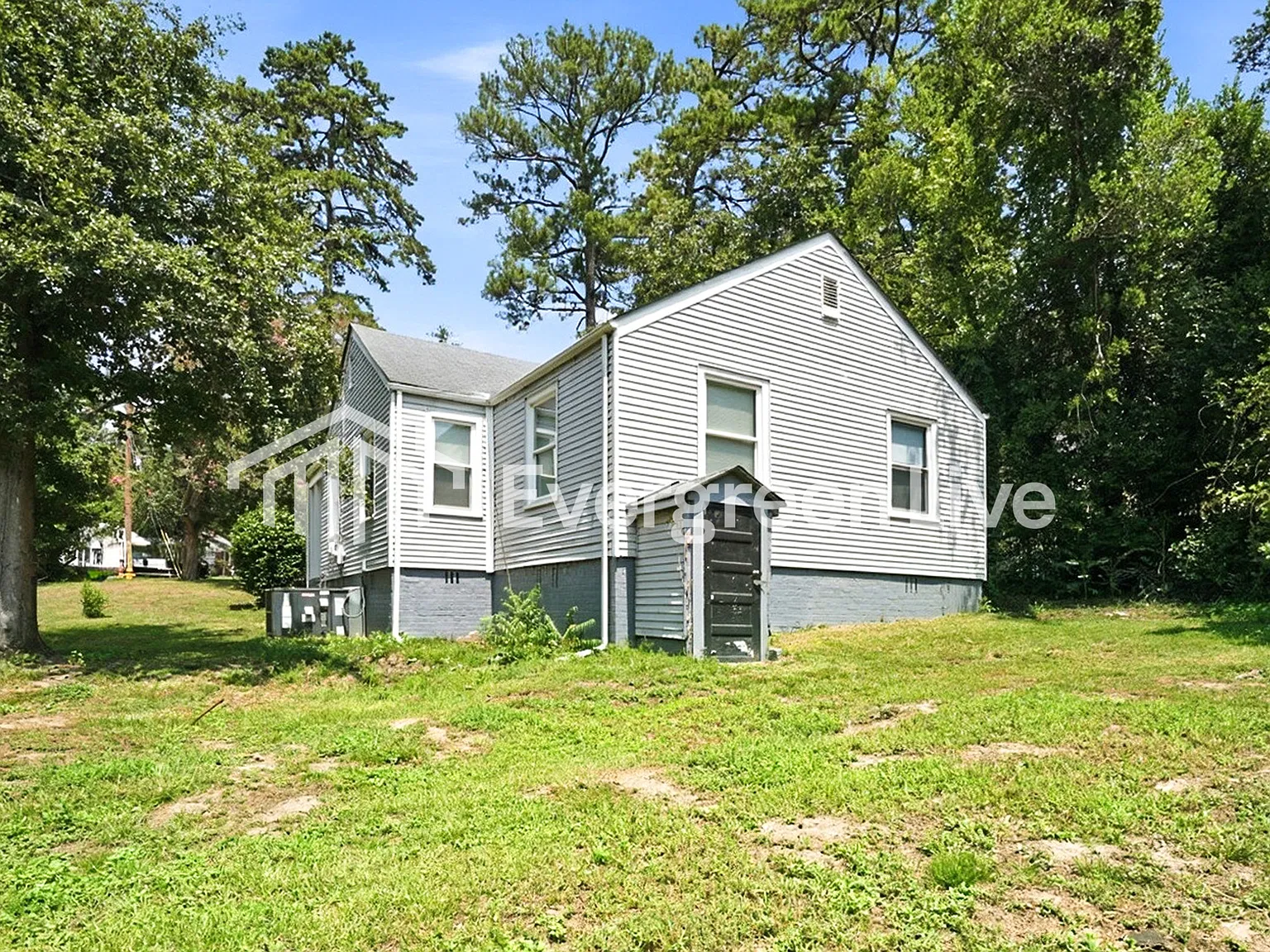 3 bed, 1.5 bath, 1138 sqft, $1,345 — Photo 3
